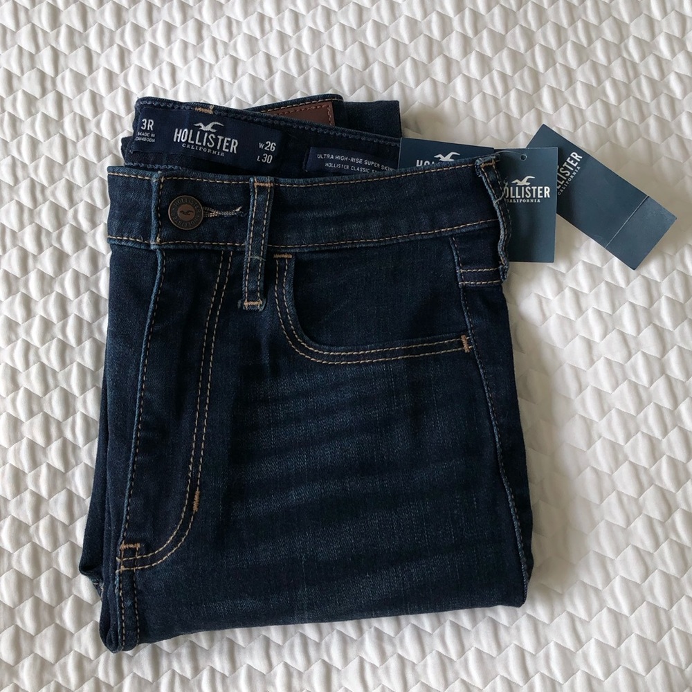 Hollister Jeans 🕊 - Picture 4 of 16